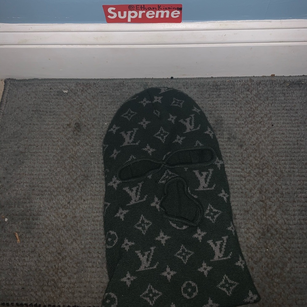 Lv ski mask